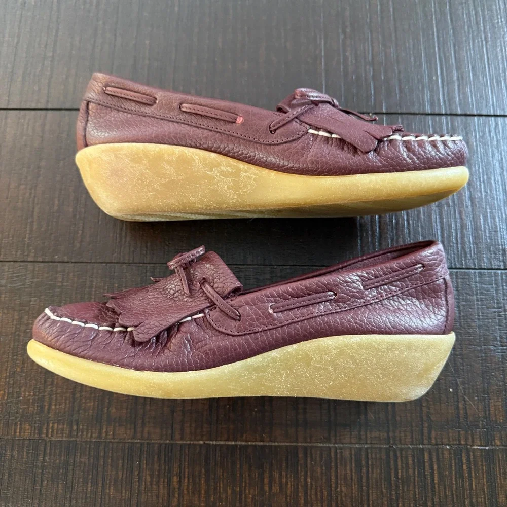 Vtg G.H. Bass Leather Kiltie Loafers 7 Fringe Bow Low Wedge Preppy Dark Academia